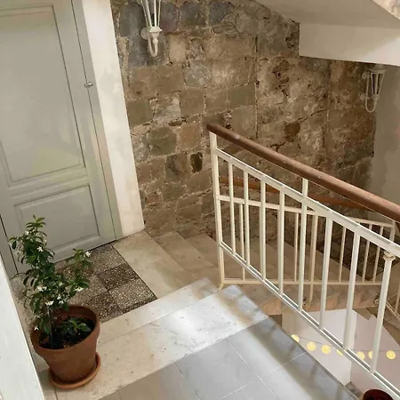 Апартаменти Bright Romantic Near Sea Каштела